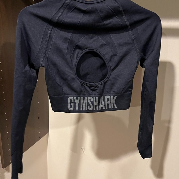 Gymshark Black Crop Top - Picture 3 of 4